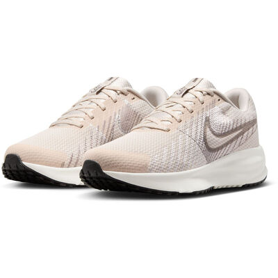 Nike Run Defy Women"s Road Run