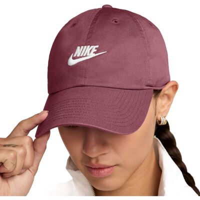 Nike Club Unstructured Futura