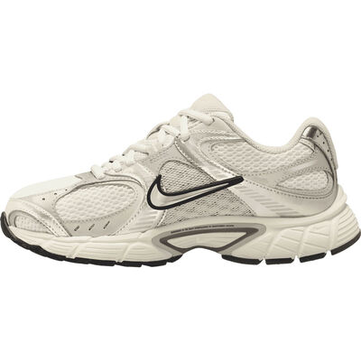 W NIKE V5 RNR