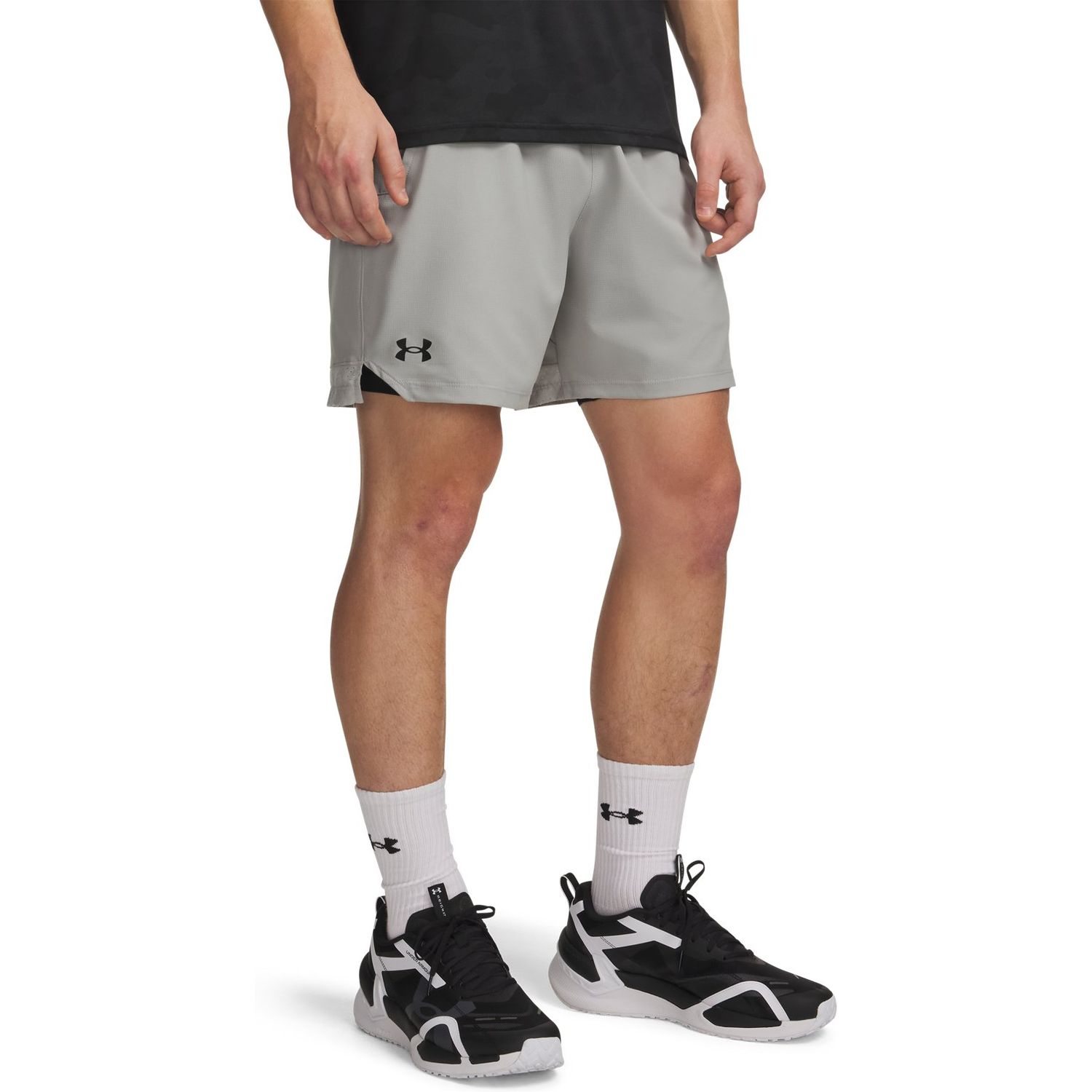 UA Vanish Woven 6in Shorts M